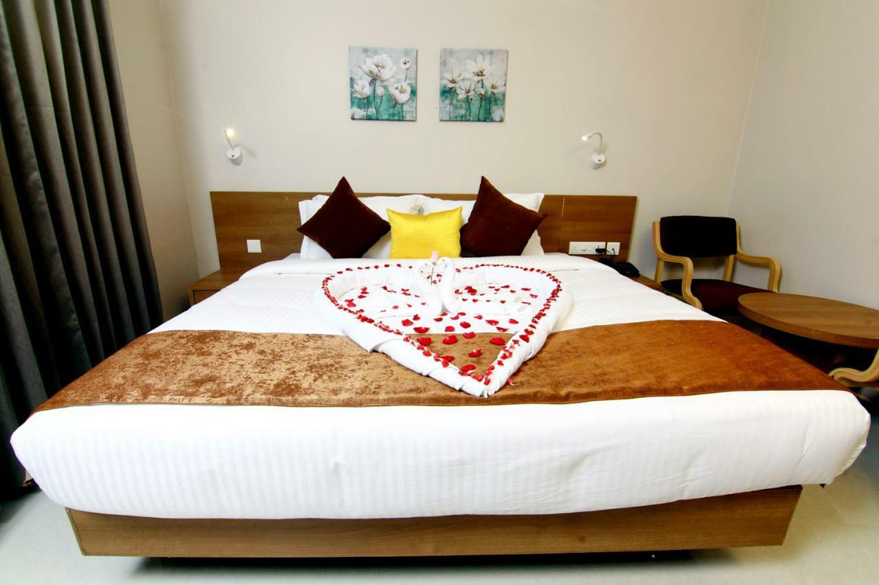 Hotel Panacea Ventures Коллам Экстерьер фото